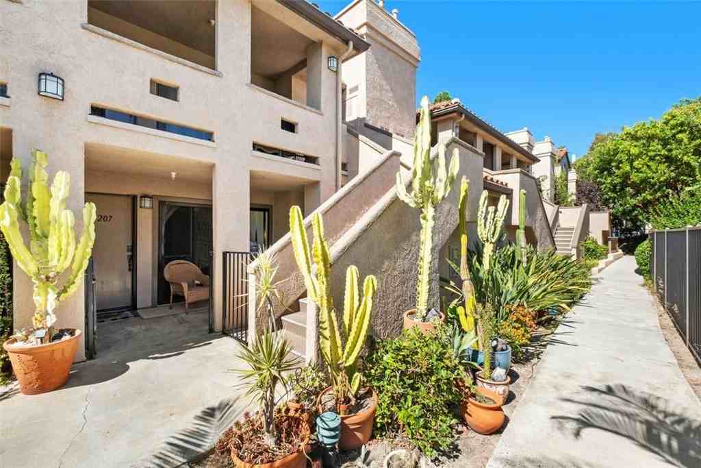 1062 Calle Del Cerro - Photo 3 of 6