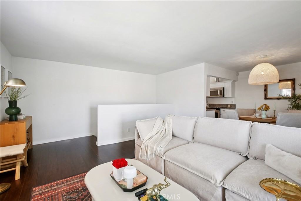 2704 Voorhees Ave - Photo 6 of 7