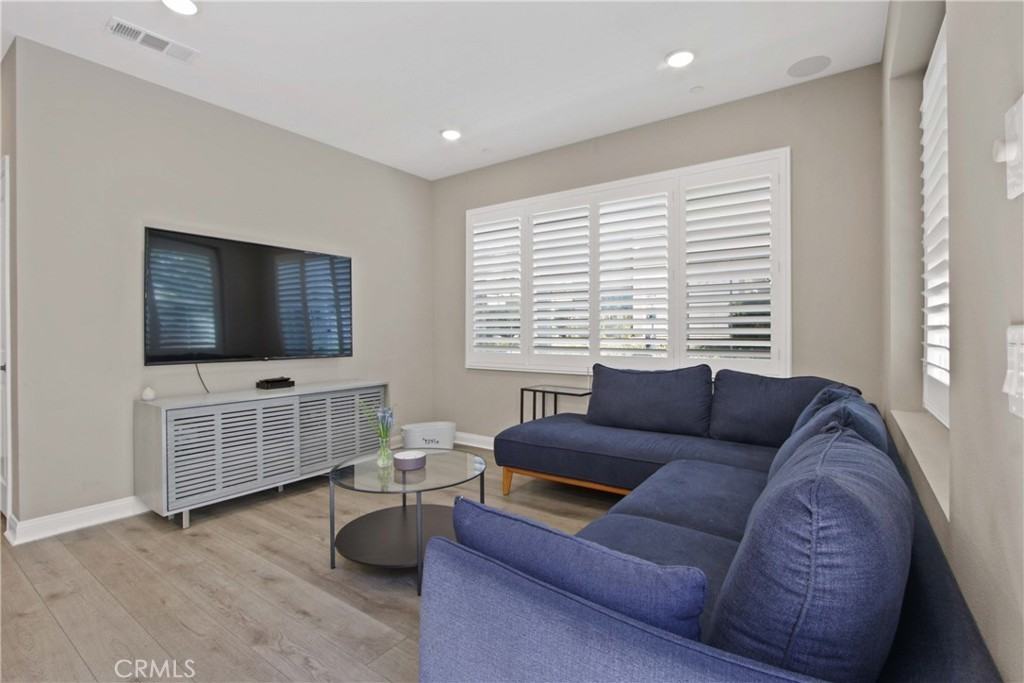 12168 Starling Ln - Photo 3 of 7