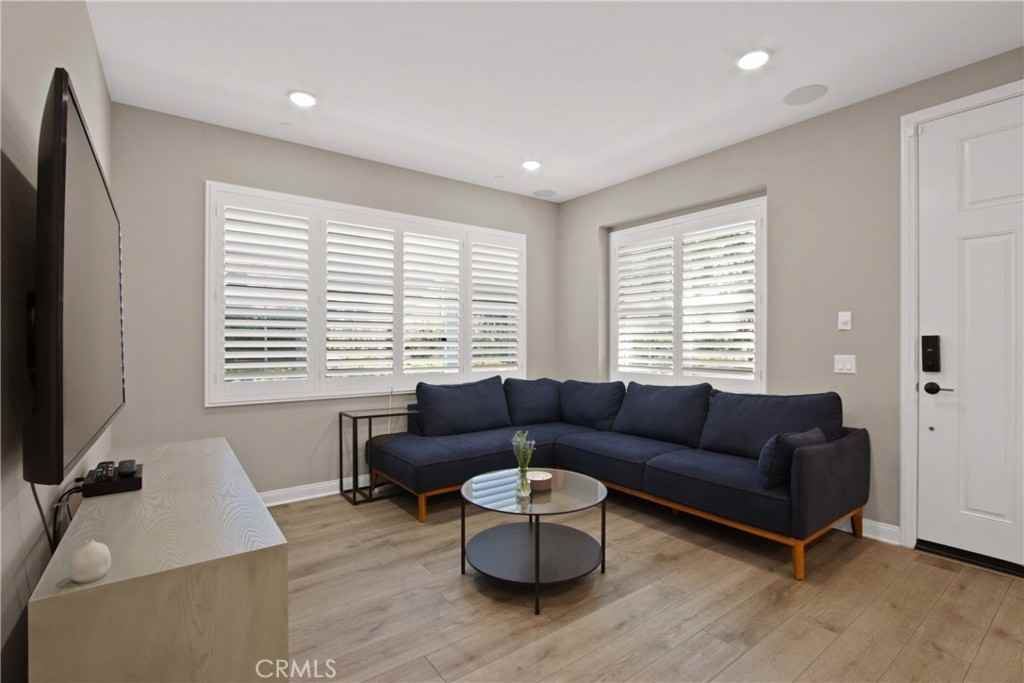 12168 Starling Ln - Photo 4 of 7