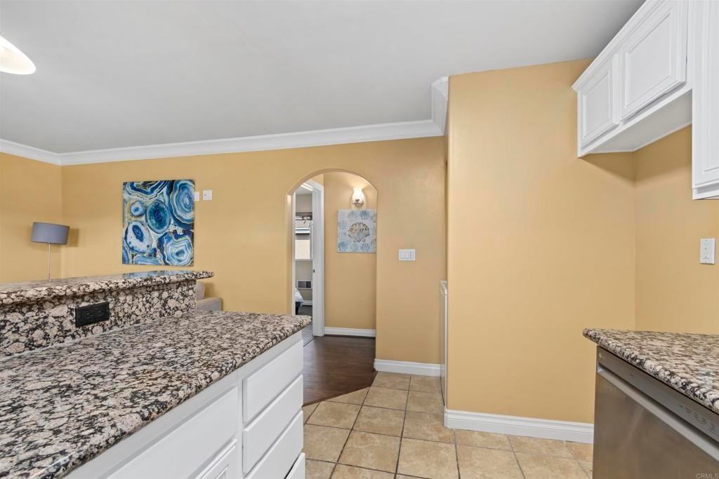 800 N Mollison Ave - Photo 2 of 8