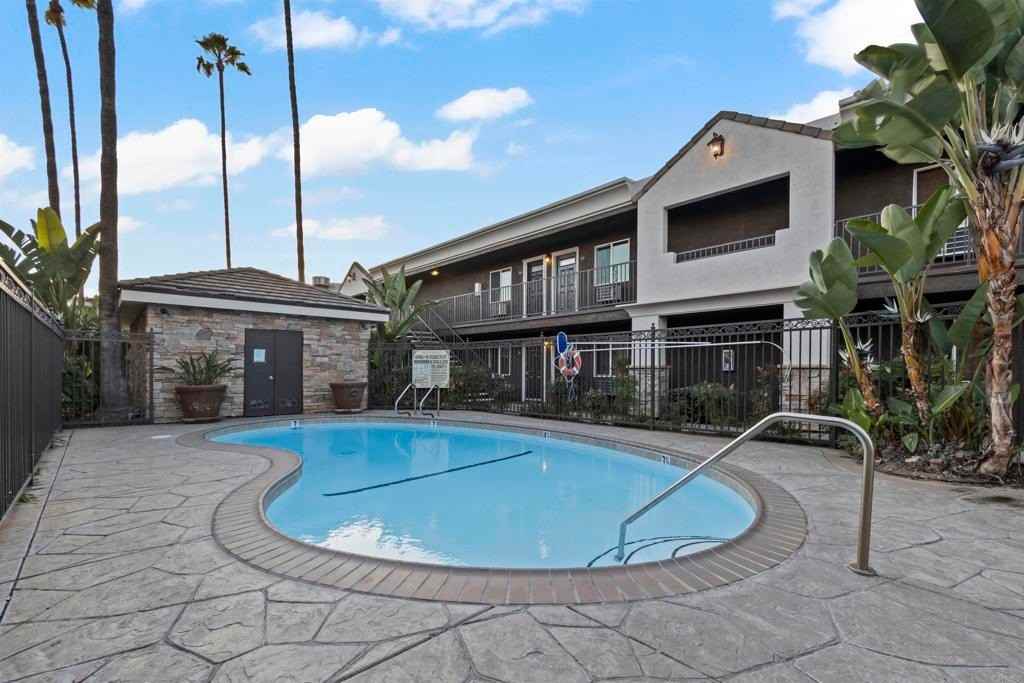 800 N Mollison Ave - Photo 6 of 8