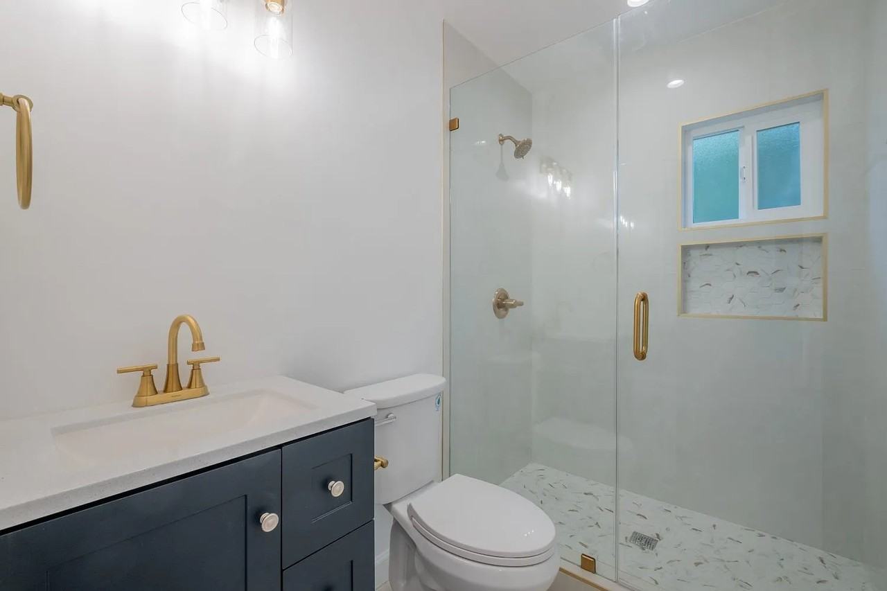 14418 Martha St - Photo 3 of 9