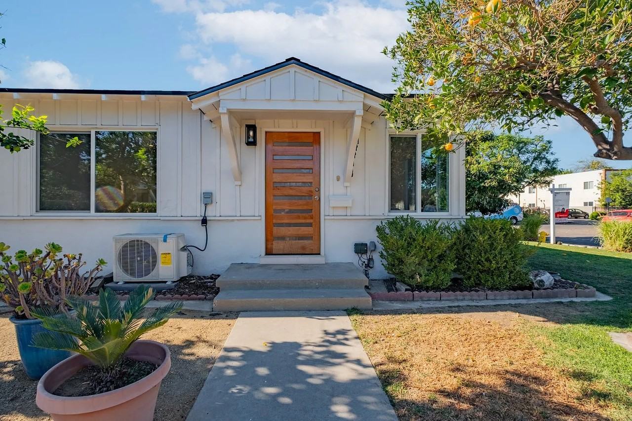 14418 Martha St - Photo 4 of 9