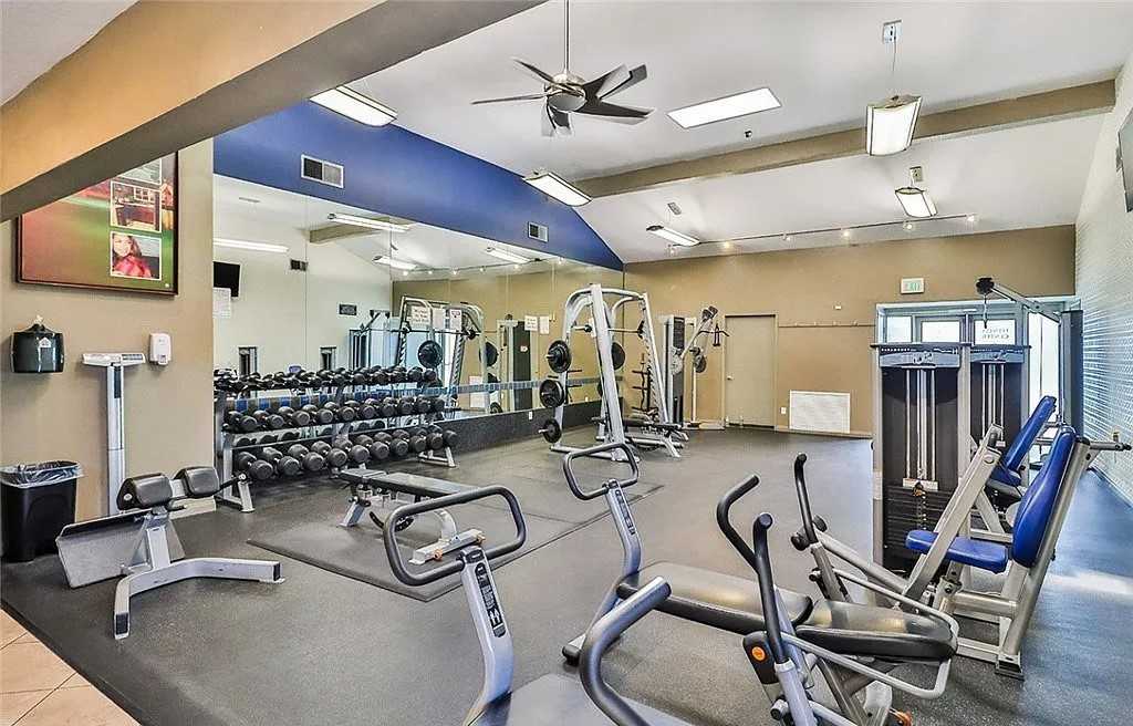 5540 Owensmouth Ave - Photo 7 of 8