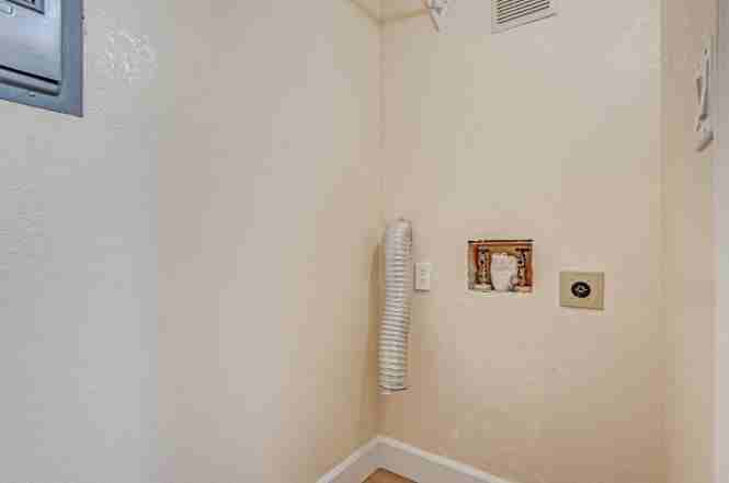 980 Lake Isabella Way - Photo 4 of 8