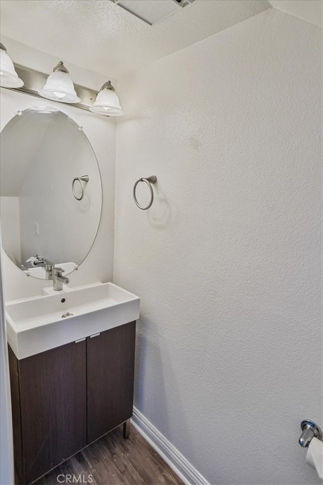 355 N Maple St - Photo 6 of 7