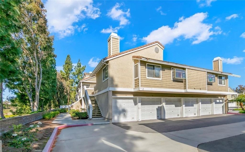 56 Coventry Ln - Photo 3 of 7