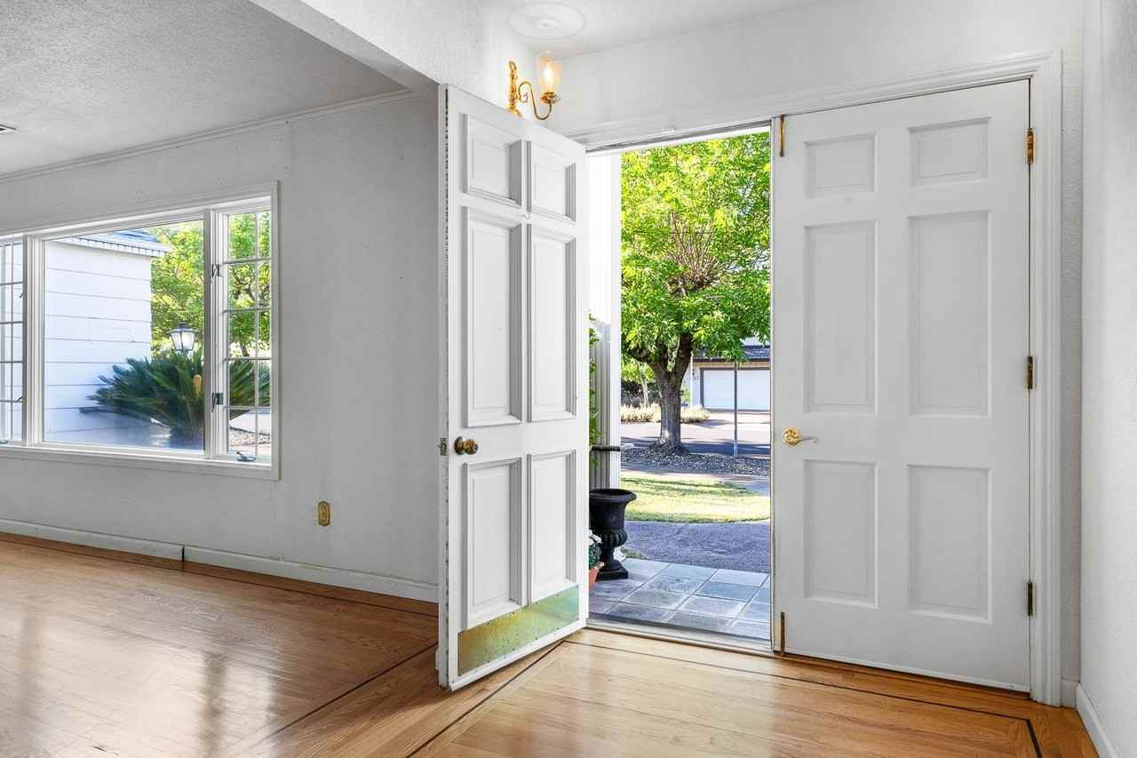 1819 Cedar Street - Photo 3 of 32