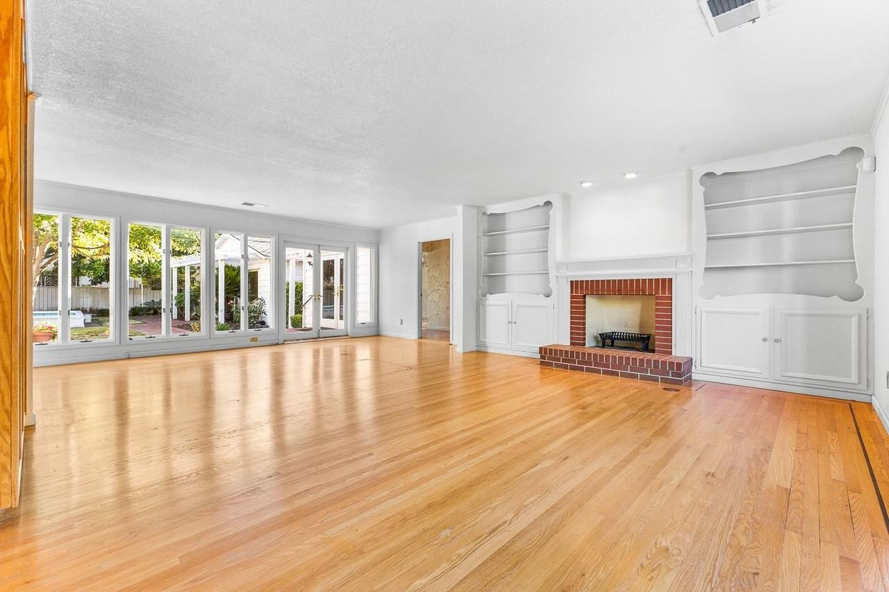 1819 Cedar Street - Photo 4 of 32