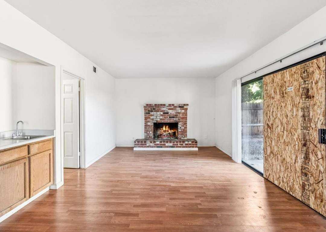 2410 Lincoln Boulevard - Photo 3 of 27