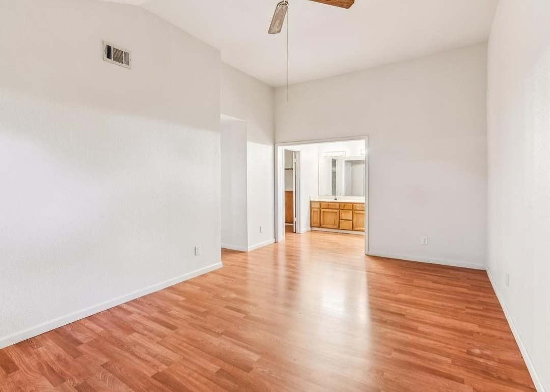 2410 Lincoln Boulevard - Photo 4 of 27