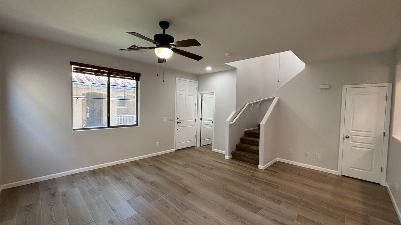 3805 E Santa Fe Ln - Photo 4 of 26