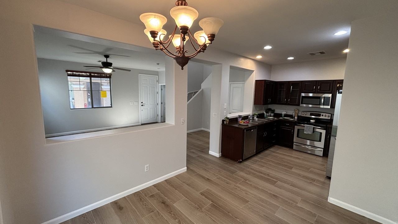 3805 E Santa Fe Ln - Photo 6 of 26