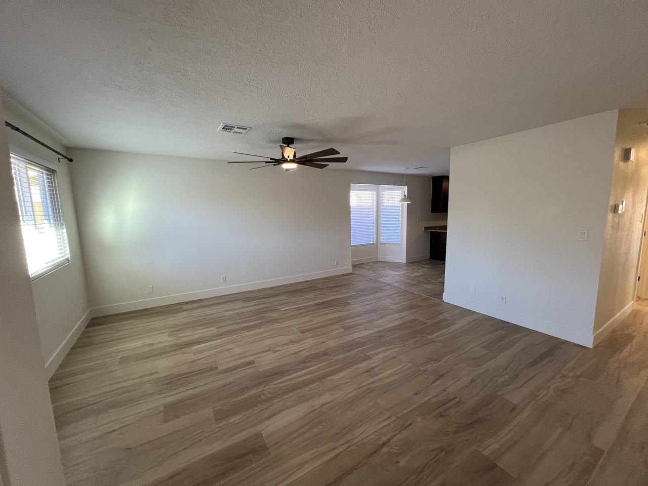 380 Ne - Photo 2 of 23