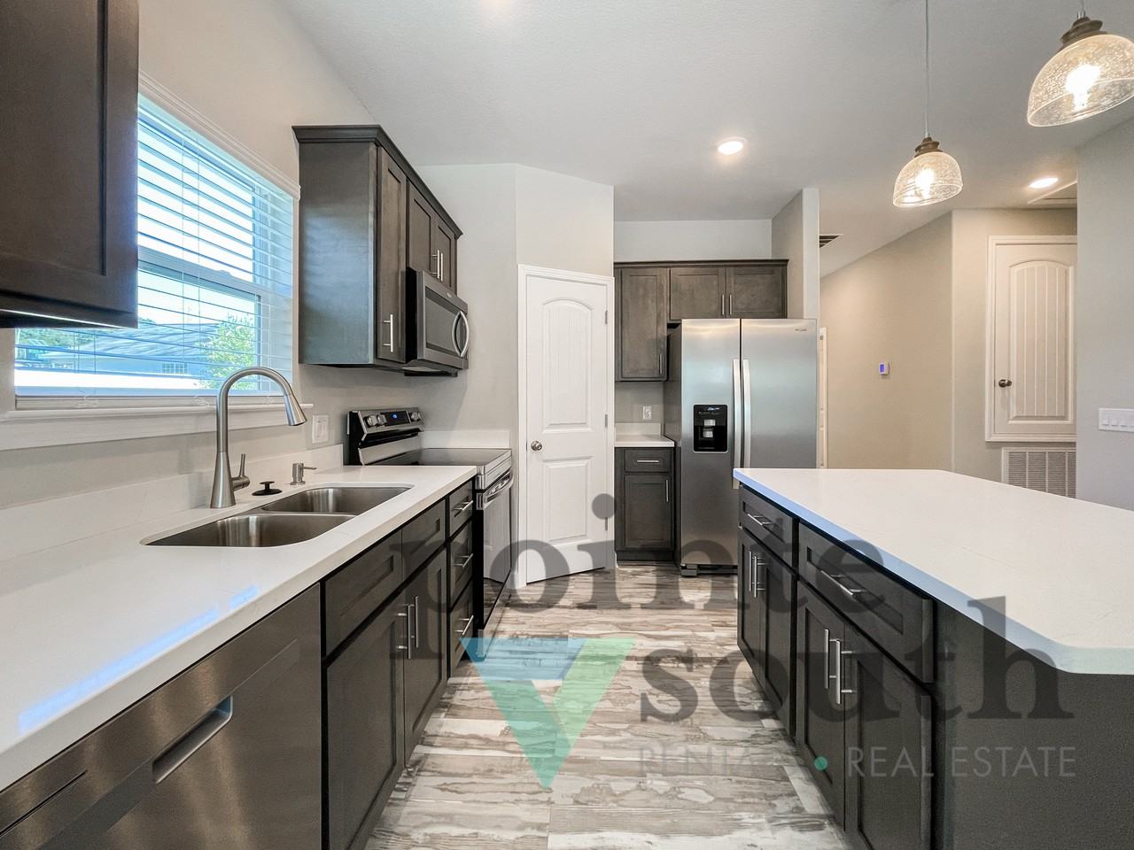 5180 Burlington Ave - Photo 6 of 20