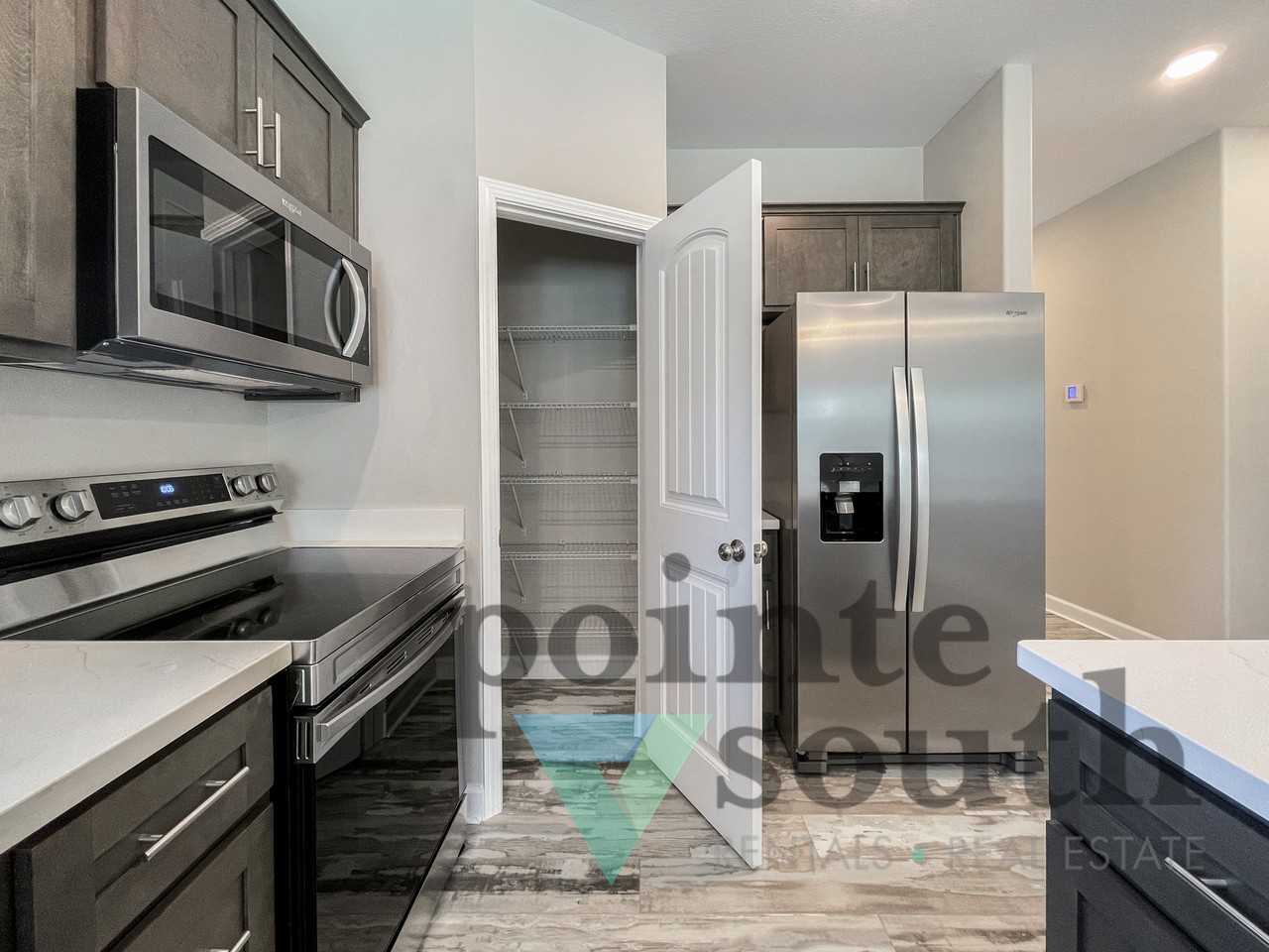 5180 Burlington Ave - Photo 7 of 20
