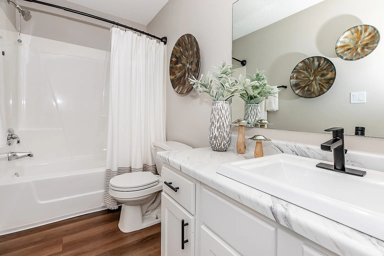 7100 West 141st Street - Photo 2 of 17