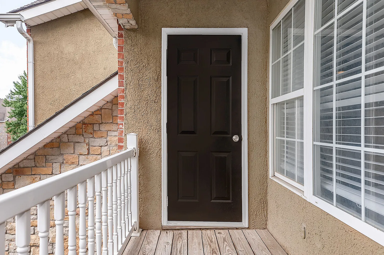 7100 West 141st Street - Photo 3 of 17