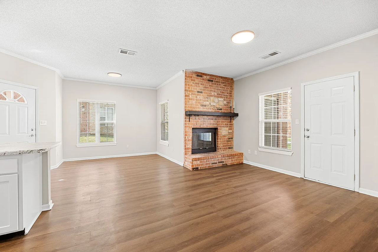 7100 West 141st Street - Photo 5 of 17