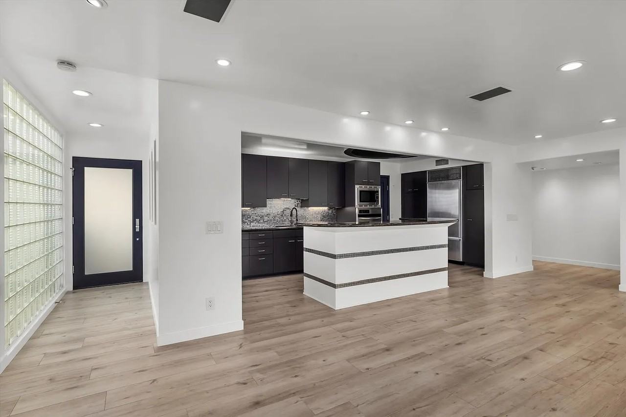 3701 Oakfield Drive - Photo 3 of 33