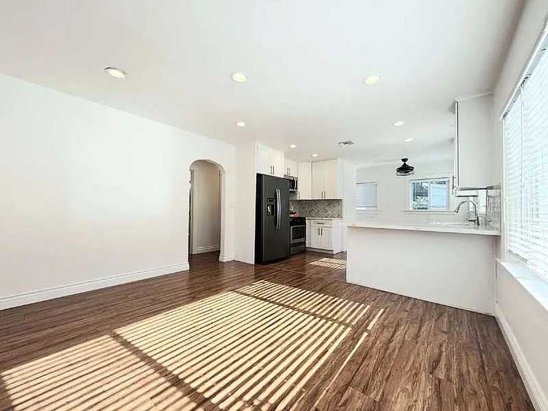 6500 Arlington Avenue - Photo 7 of 19