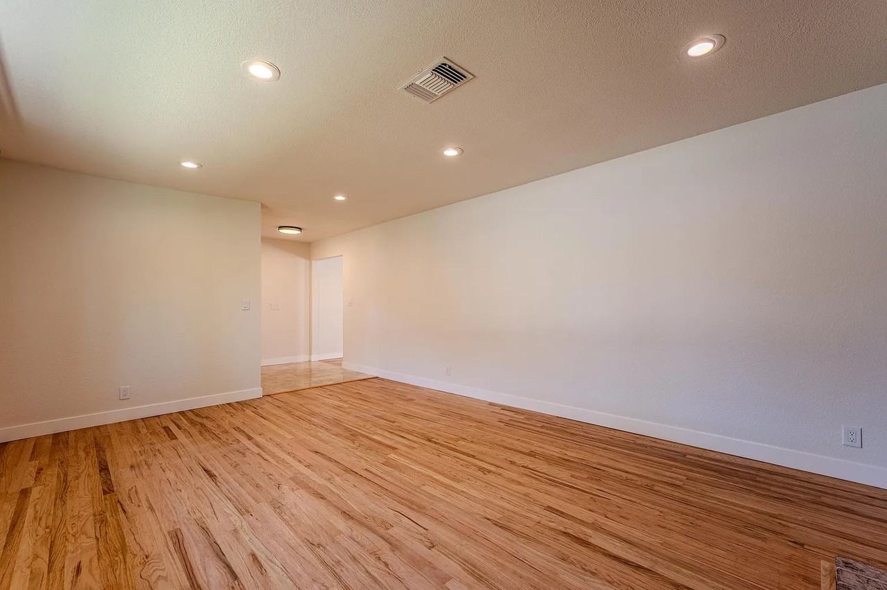 1053 Wilsham Drive - Photo 3 of 22