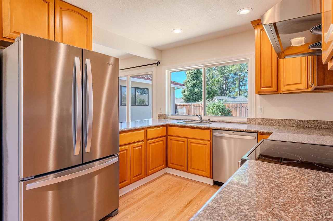 1053 Wilsham Drive - Photo 5 of 22