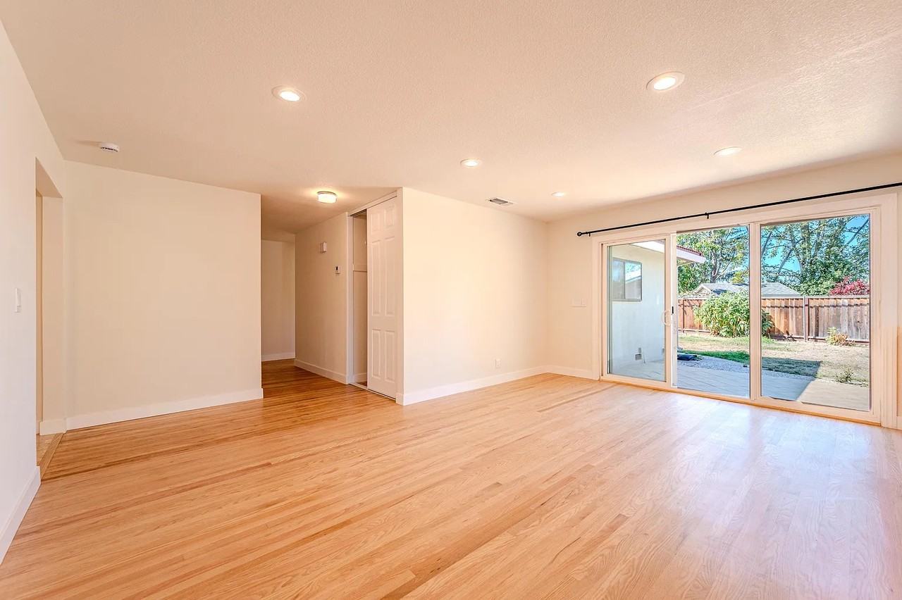 1053 Wilsham Drive - Photo 7 of 22