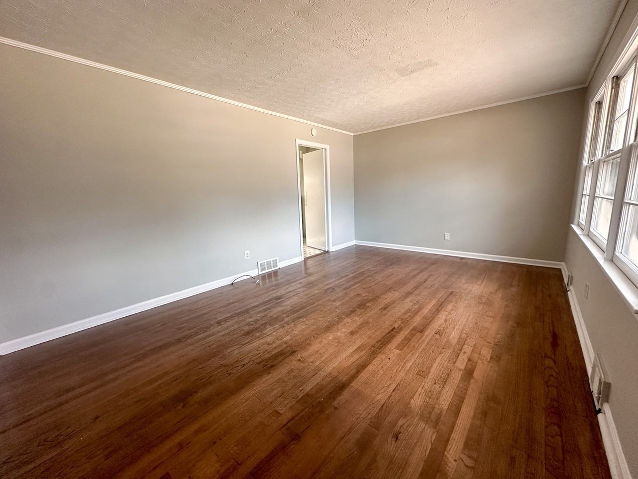 131 West White Street - Photo 3 of 13