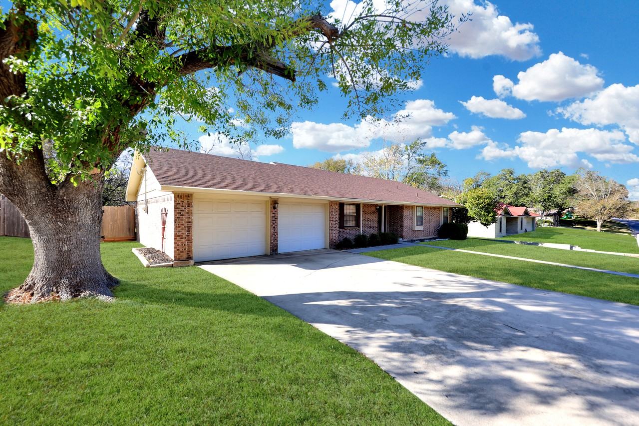 2404 North Beal Street - Photo 2 of 21