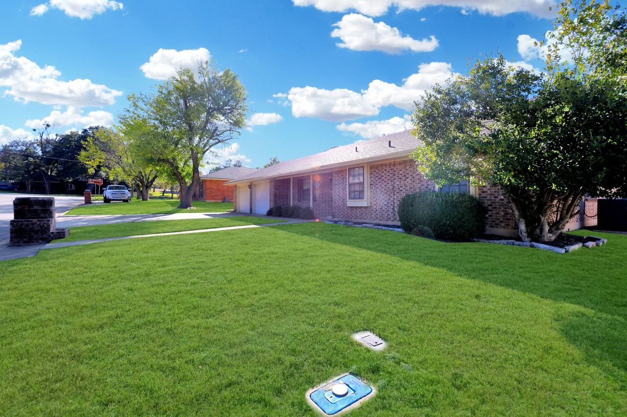 2404 North Beal Street - Photo 3 of 21