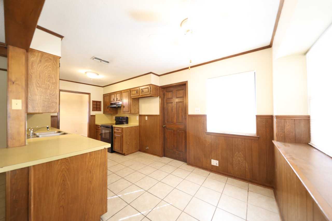 2404 North Beal Street - Photo 5 of 21