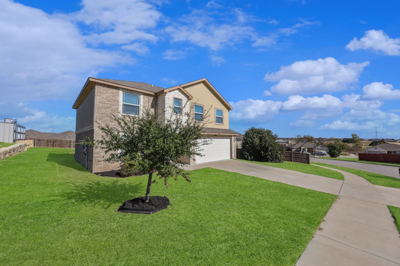 2203 Sea Eagles Drive - Photo 3 of 22