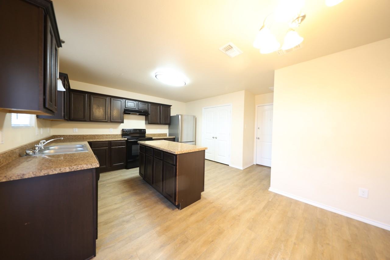 2203 Sea Eagles Drive - Photo 4 of 22