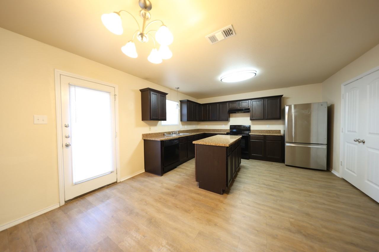 2203 Sea Eagles Drive - Photo 5 of 22