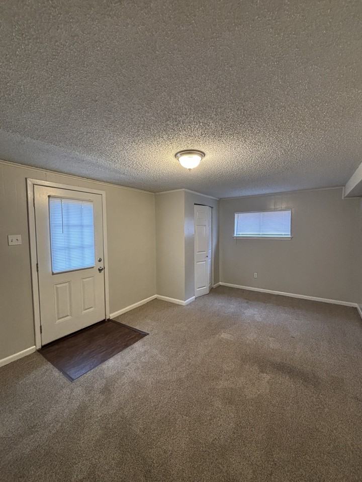 2607 Elkhart Dr - Photo 7 of 17