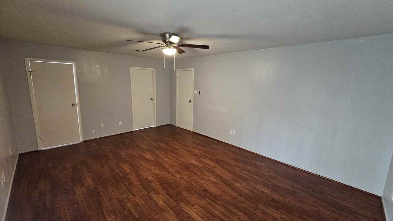 975 N Red Cedar Cir - Photo 7 of 26