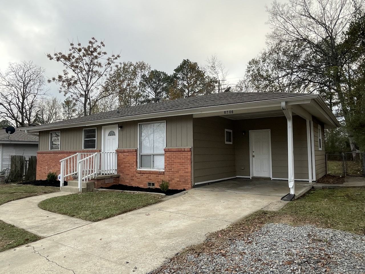 6706 W Wakefield Dr - Photo 2 of 16