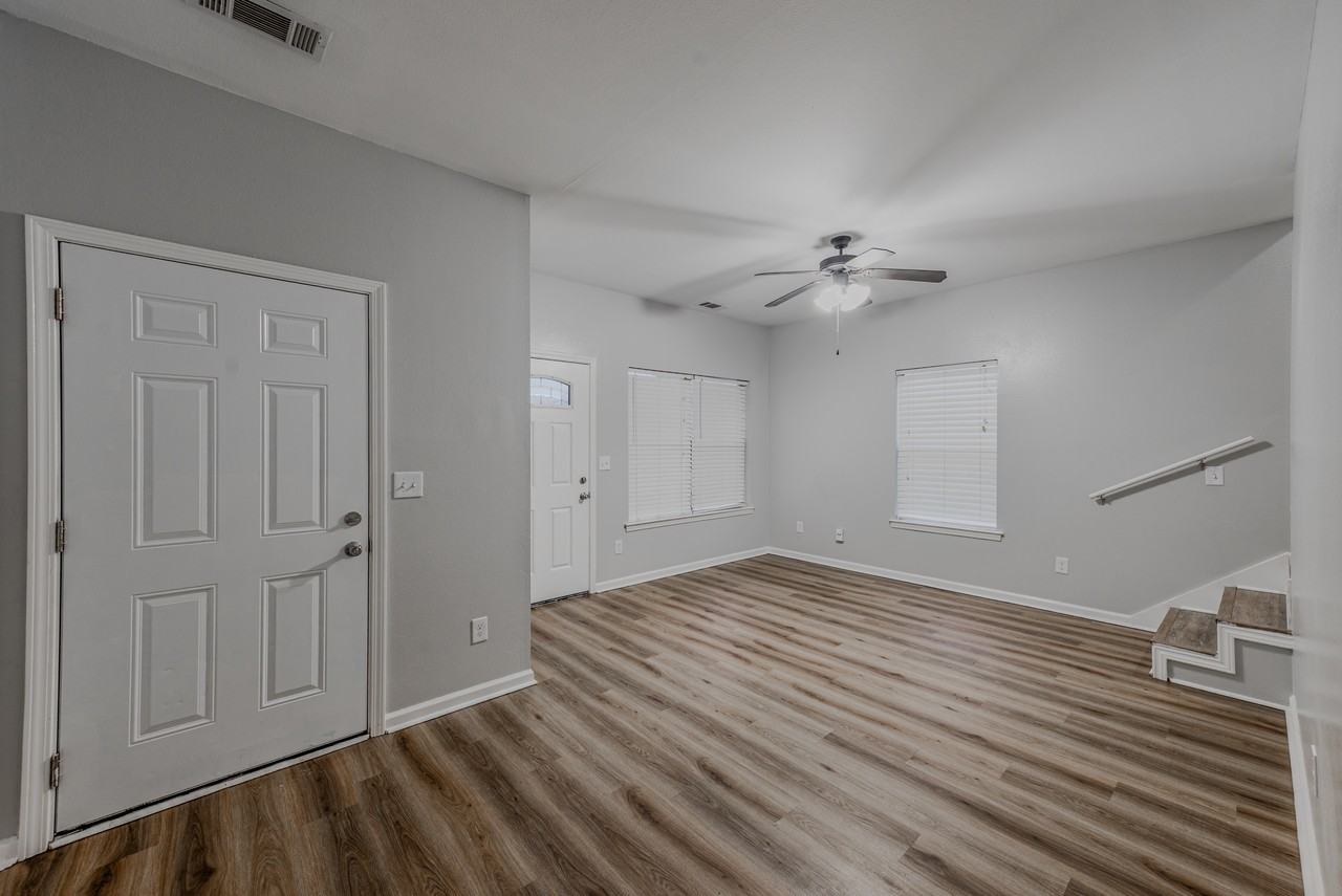 3202 Fawn Drive - Photo 4 of 11