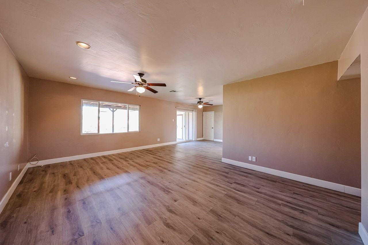 6924 E Cheery Lynn Rd - Photo 7 of 50