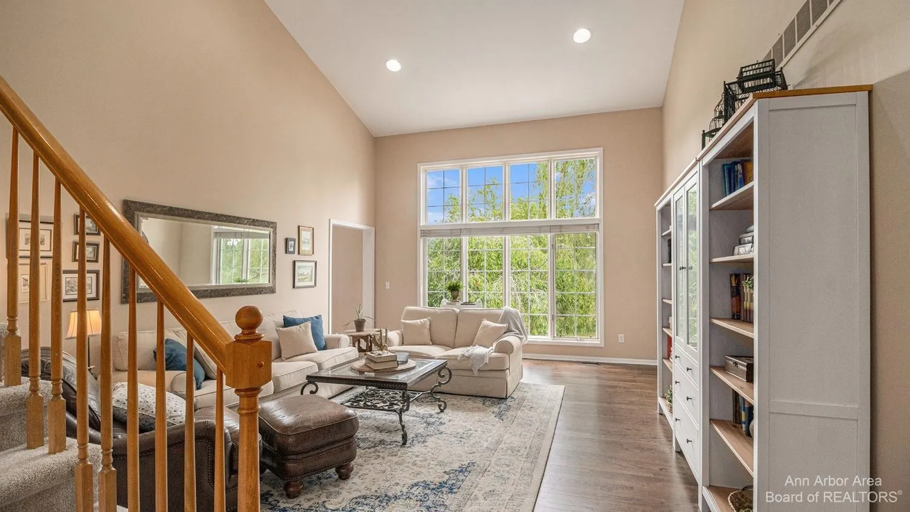 50145 Tottenham Ct #NA - Photo 2 of 19