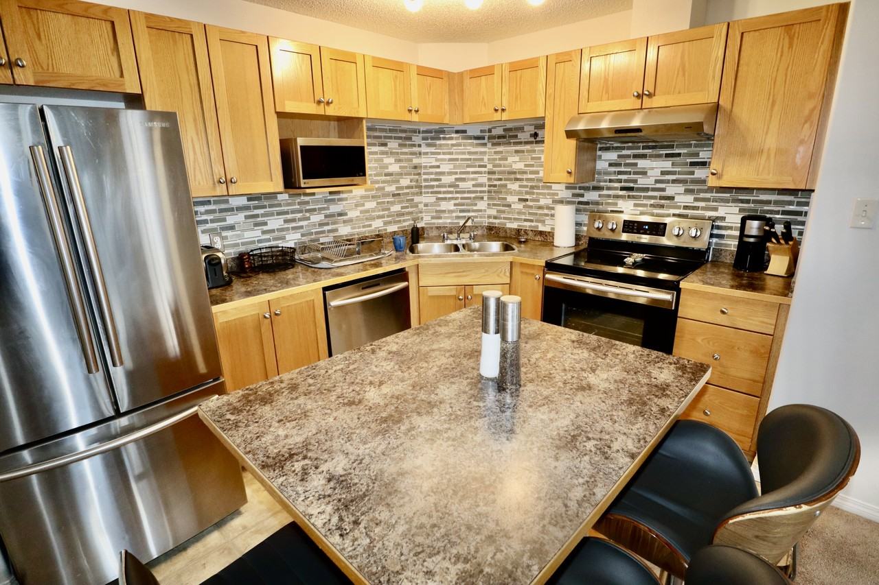 323 199 St Nw - Photo 2 of 22