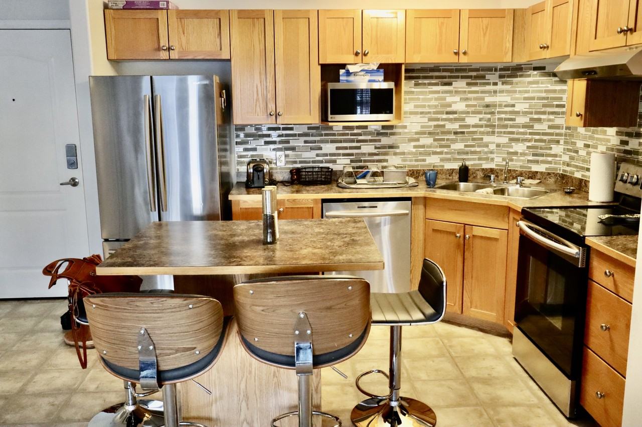 323 199 St Nw - Photo 3 of 22