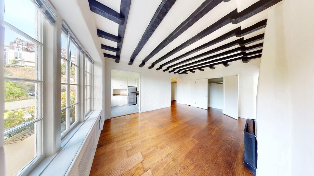 899 Green Street - Photo 2 of 28