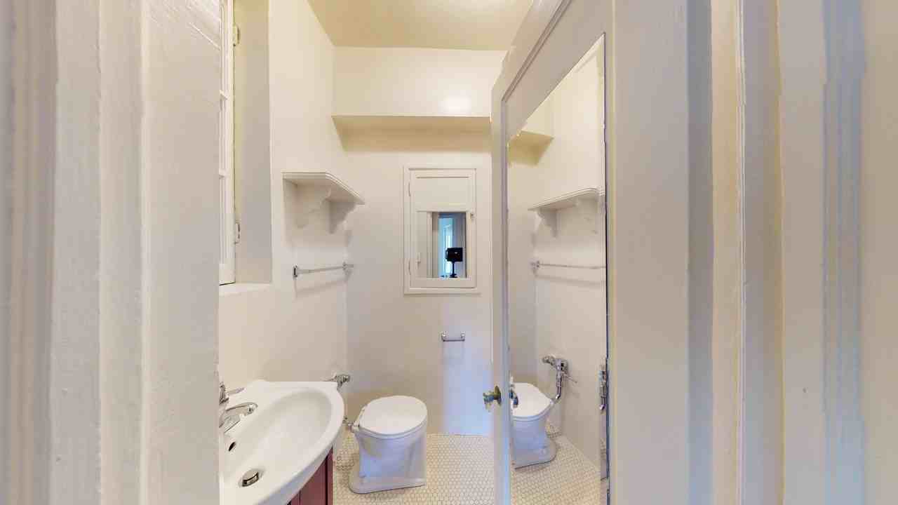 899 Green Street - Photo 4 of 28