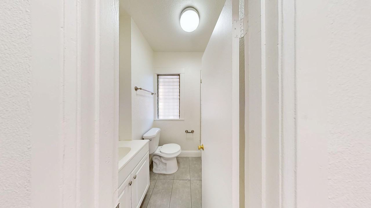 434 Leavenworth Street - Photo 2 of 28