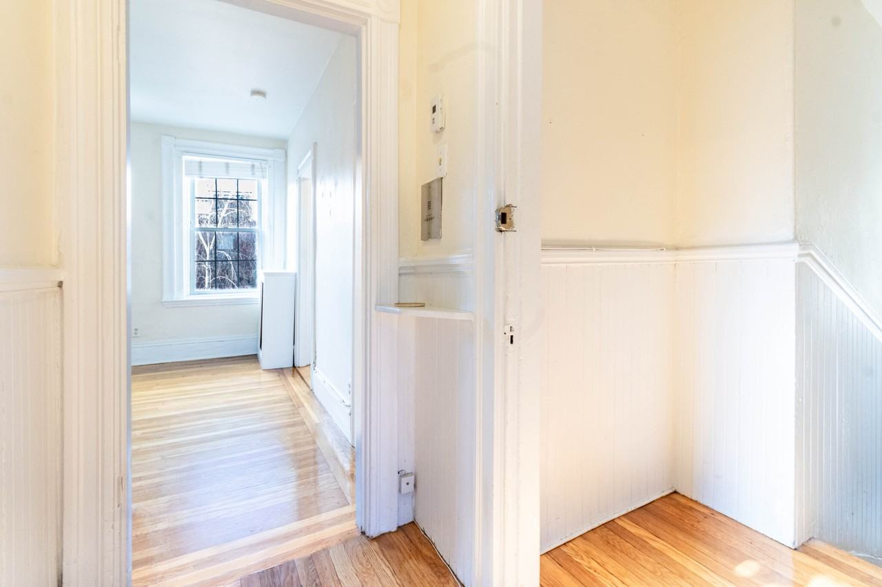 12 Lindall Place #4 - Photo 7 of 32