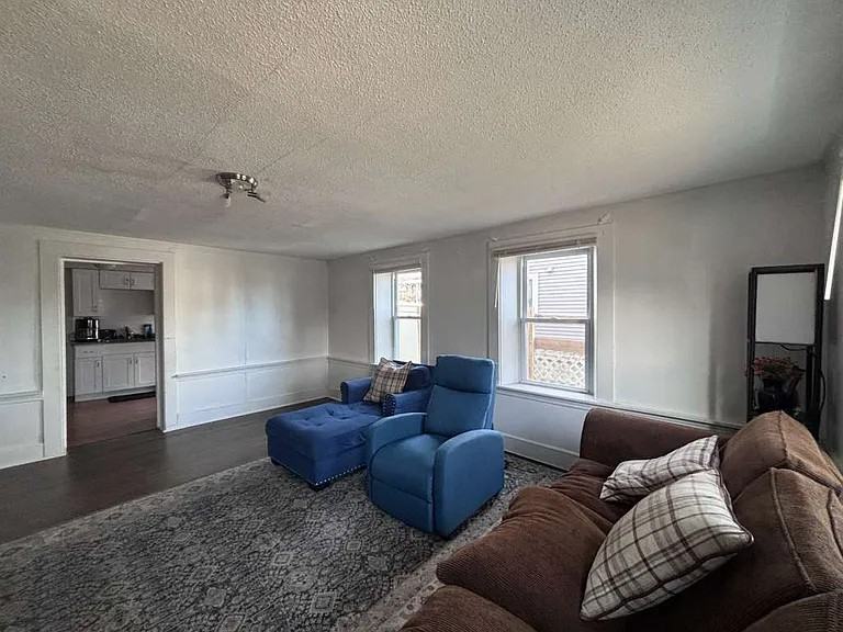 119 South St #A - Photo 2 of 8