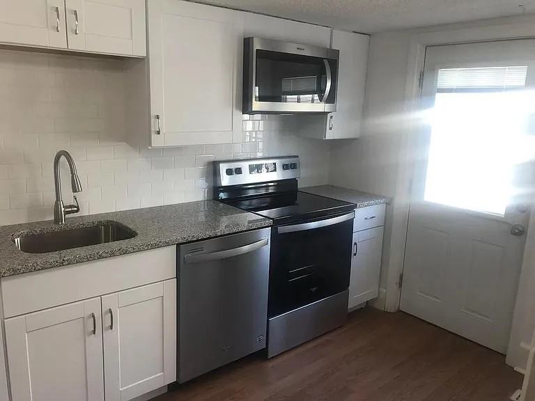 119 South St #A - Photo 4 of 8